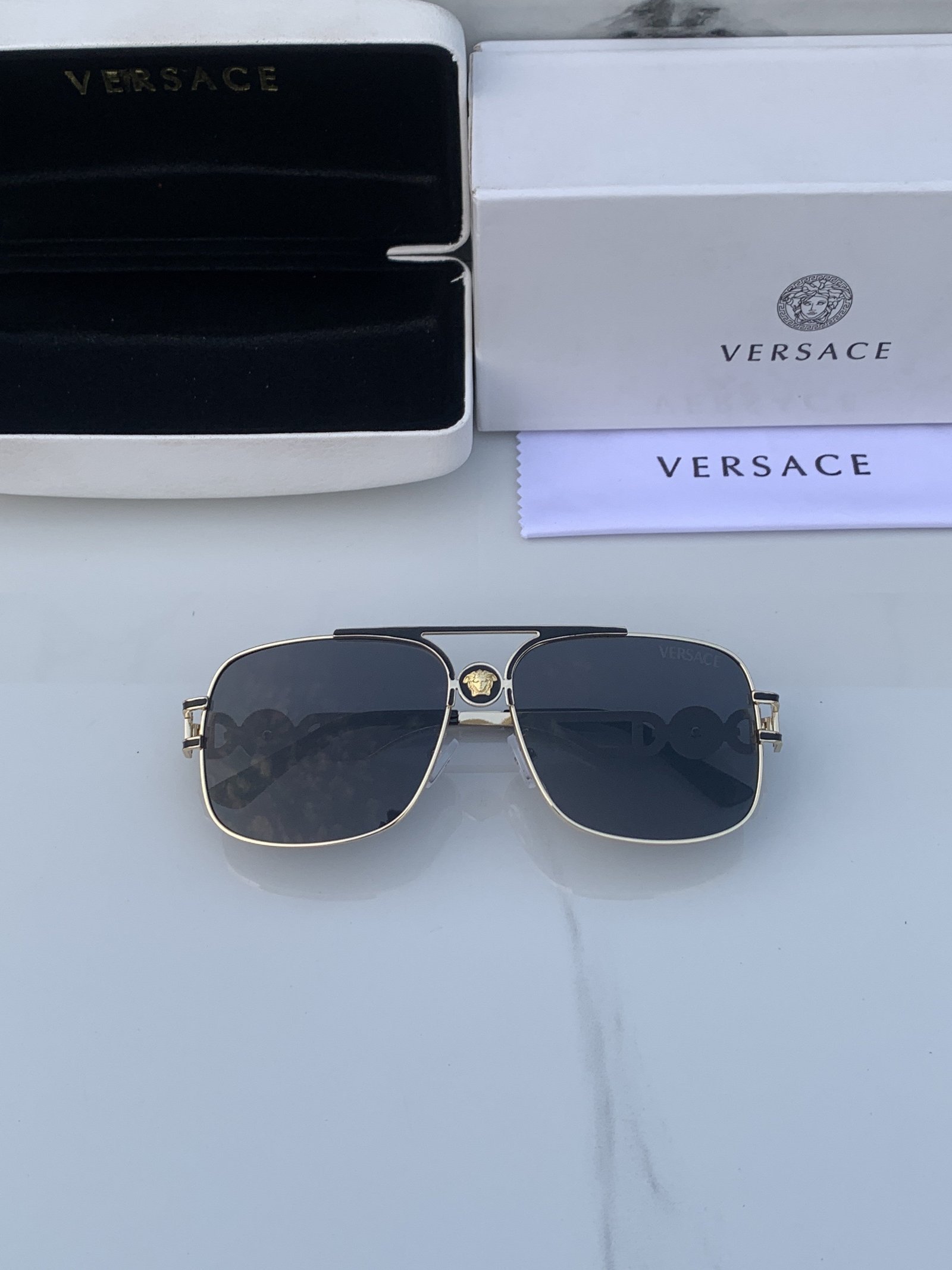 Branded Sunglasses 3628_square_goldblack (With Original Kit) - Image 5