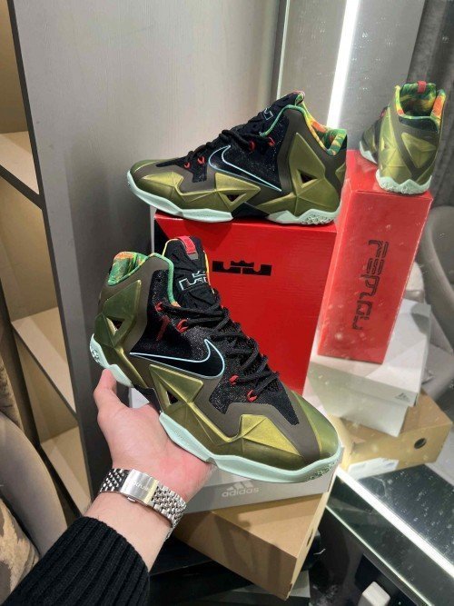 Nike Lebron 11 Kings Pride TOP BATCH UA - Image 2