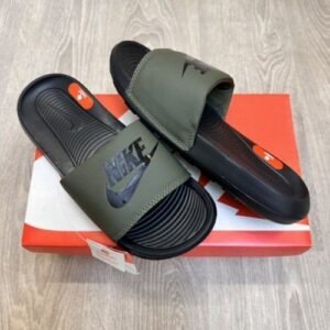 NIKE Victory Slide