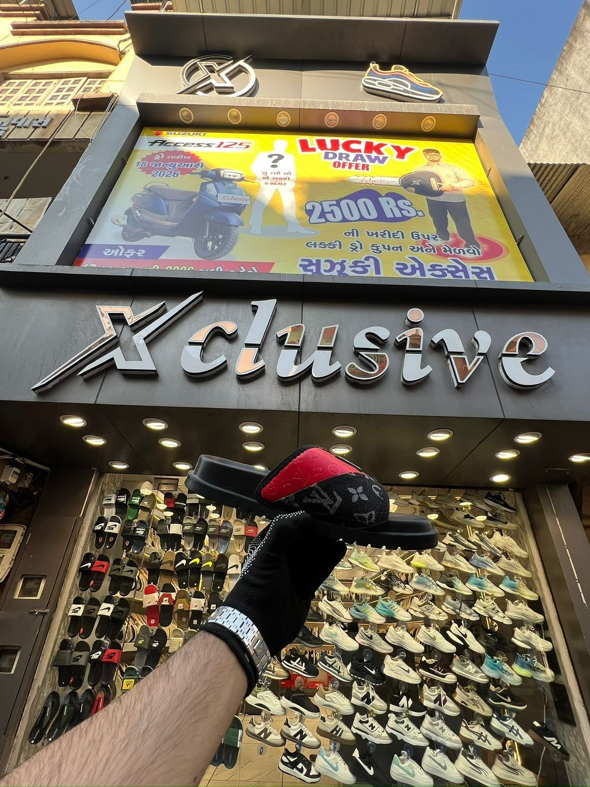 LV premium Slide - Image 2