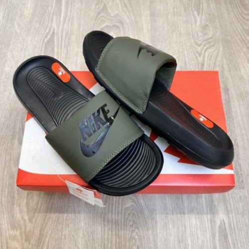 NIKE Victory Slide