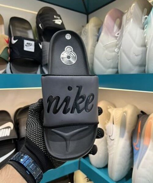 NIKE OFFCOURT SLIDE