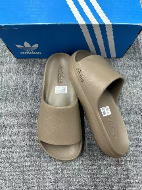 Adidass Yeezy Slide