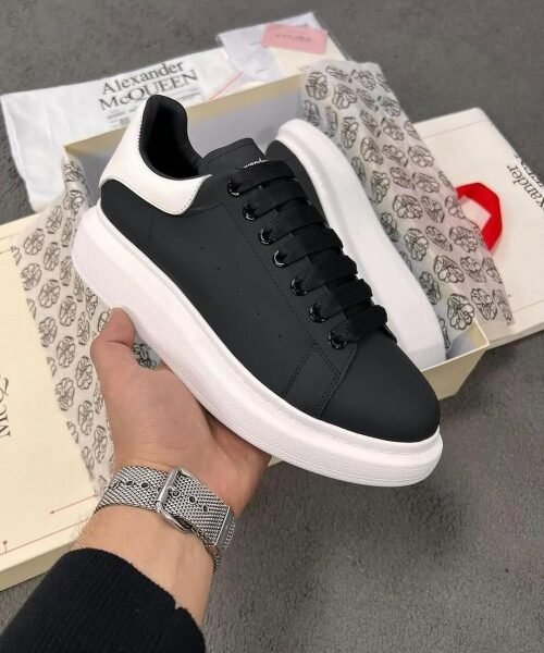 Alexandar McQueen Premium Black/white