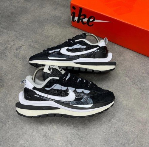 nike x sacai vapor waffel black white