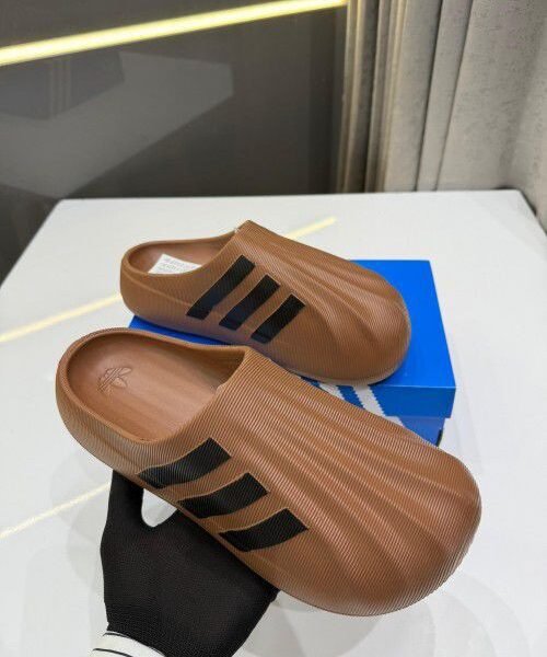 Adidas superstar premium slide