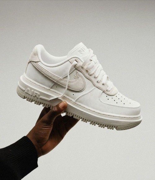 Nikee airforce 1 luxe summit white