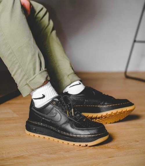 airforce 1 low gum luxe black gum