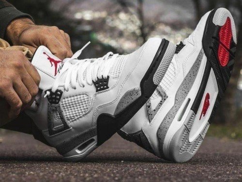 Jordan Retro 4 white cement