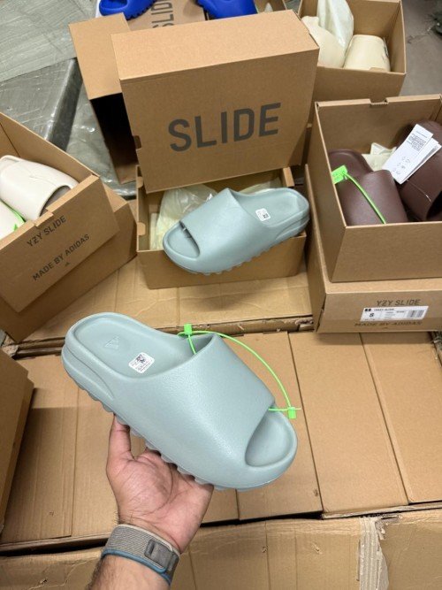 ADIDAS YEEZY SLIDE