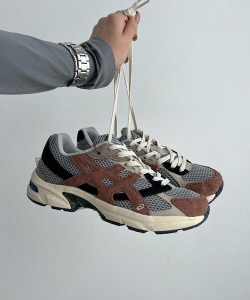 Asicss hal Studios X Gel 1130 eart