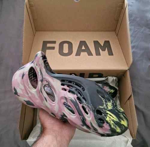 Adidass Yeezy Foamrunner MX Carbon