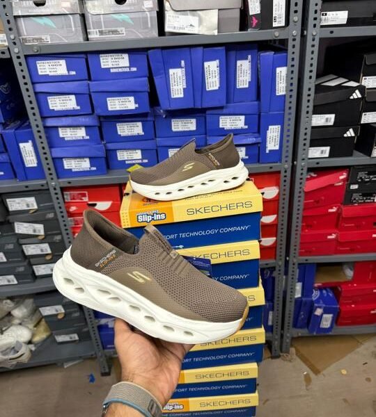 Skecheerrs Max Cushion Taupe