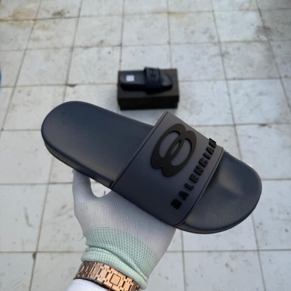 BALENCIAG PREMIUM FLIP FLOP