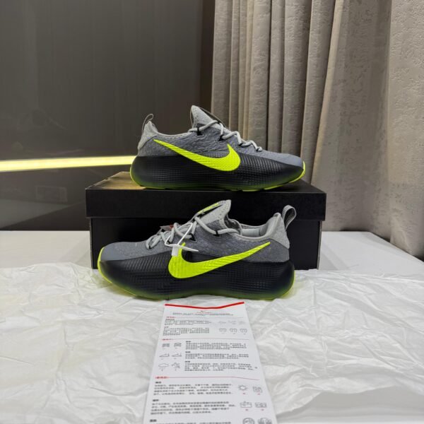 NIK_E LEBRON TR 1 SMOKE GREY VOLT FIX
