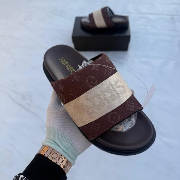 L.V premium flip flop brown