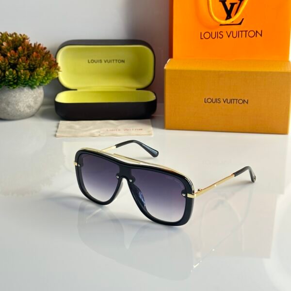 Louis_Vuitton_1918_gold_black_dc