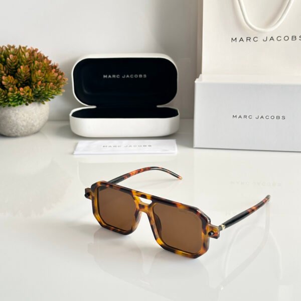 Marc Jacobs 8709 Tiger Brown