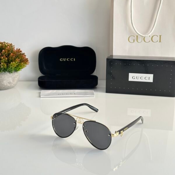 Gucci_5118_Gold_Black