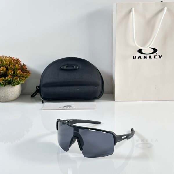 Oakley_8836_Black