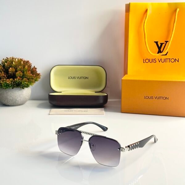 Louis_Vuitton_5125_Silver_Black_DC
