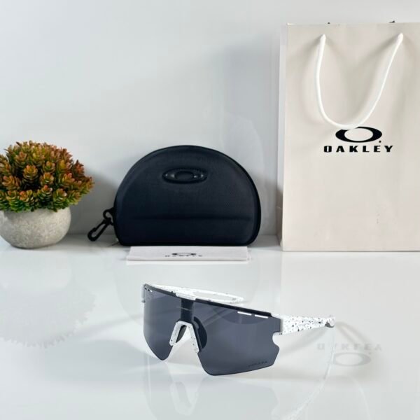 Oak 2305 Black White