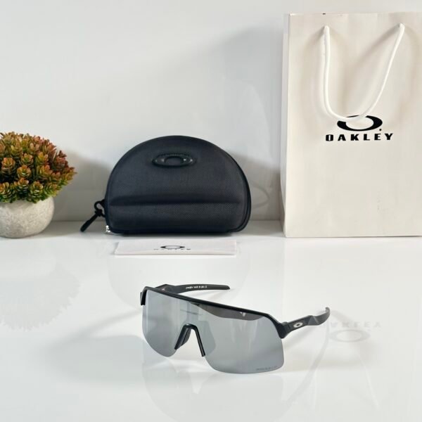 Okley 9463 Black Silver Mercury