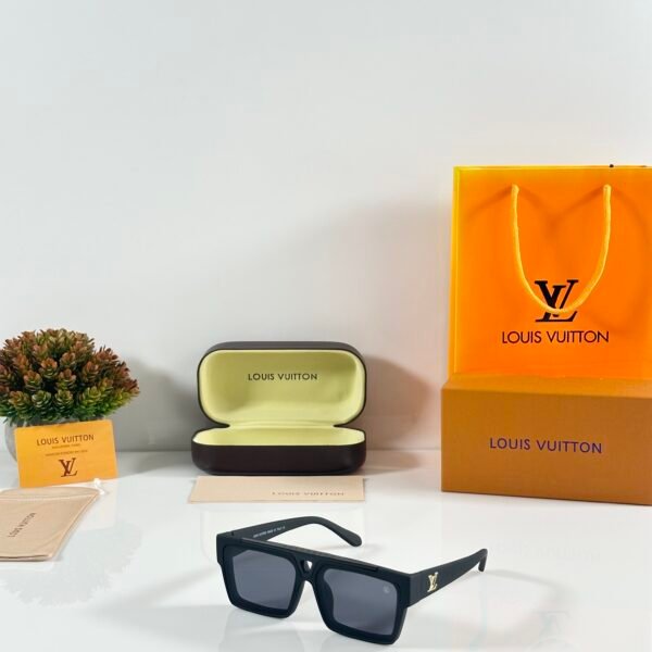 LV 1984 Black