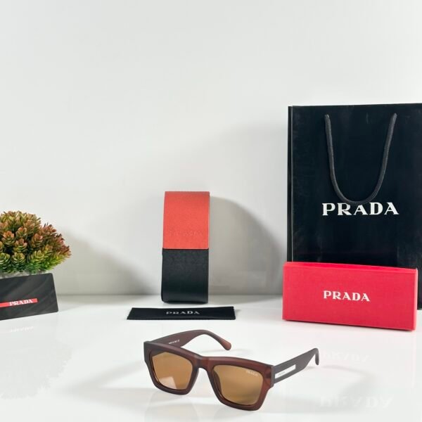 Prada_05_Brown