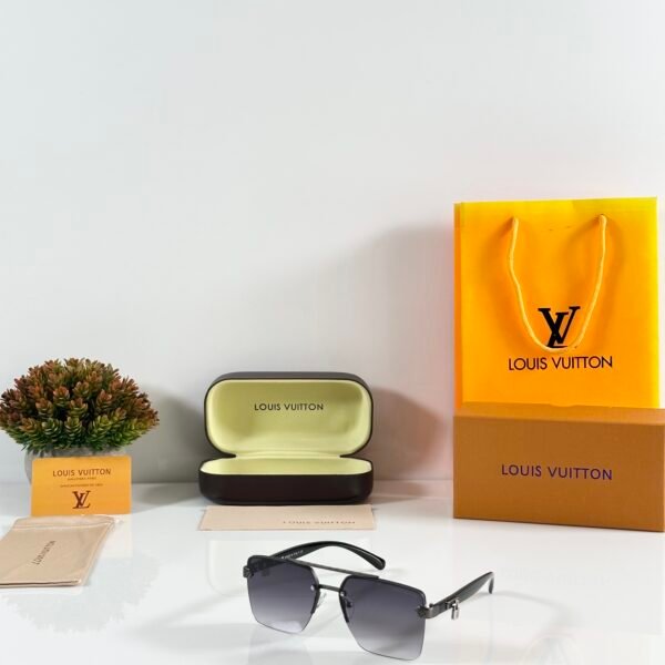 Louis_Vuitton_5131_Gun_Black_DC