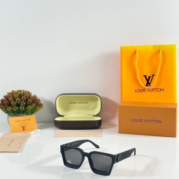 LV 96006 Mate Black