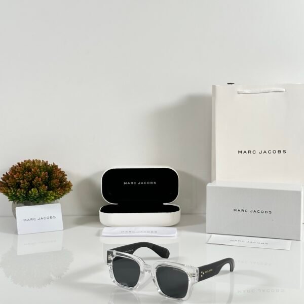 Marc Jacobs 1126 Water Black