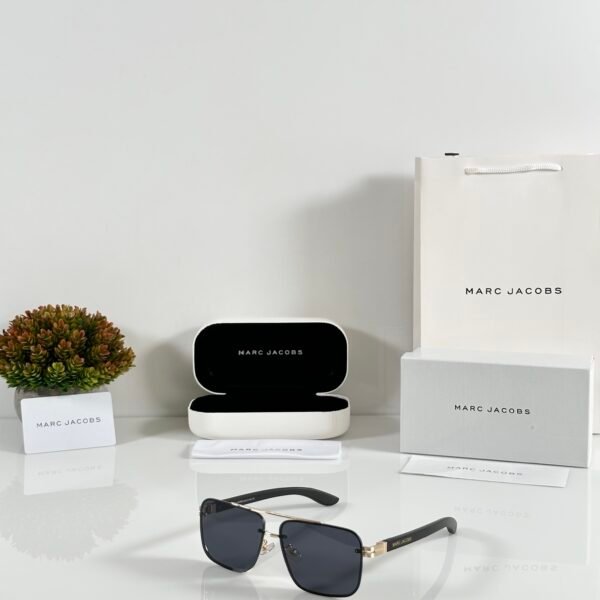 Marc Jacobs 387 Gold Black