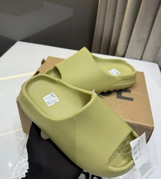 Adidas Yezzy Slides