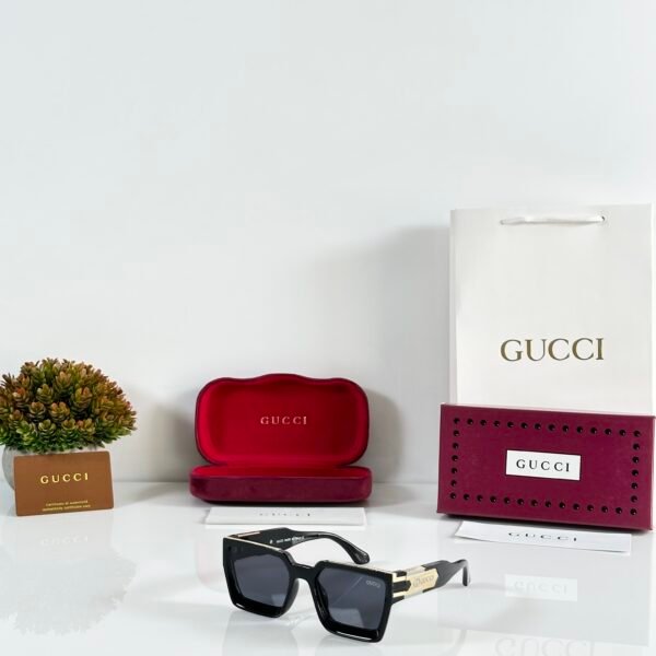 GG 02 Gold Black