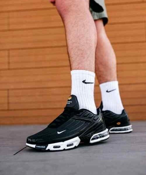 NIKEE AIRMAX PLUS 3 TN BLACK WHITE