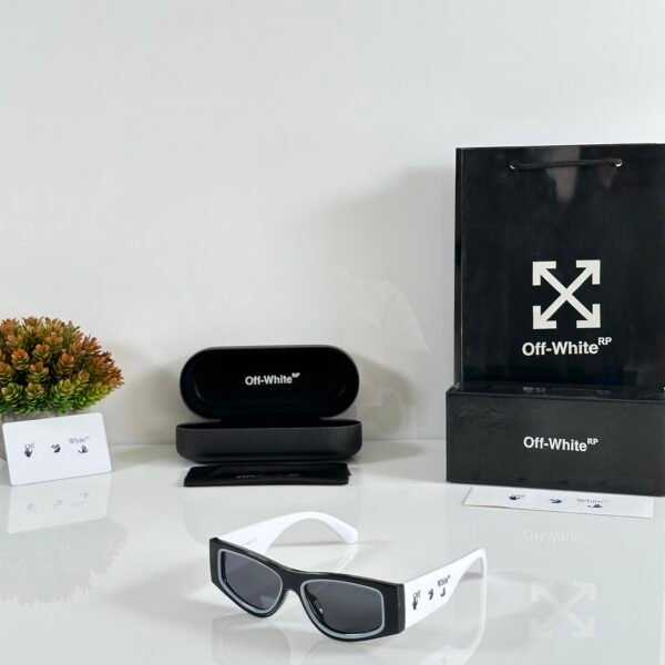 OFF_6_Black_White