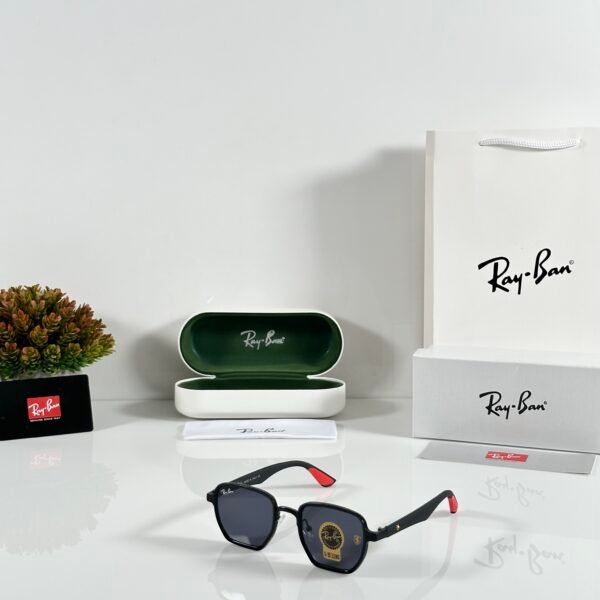 RB 08 Black