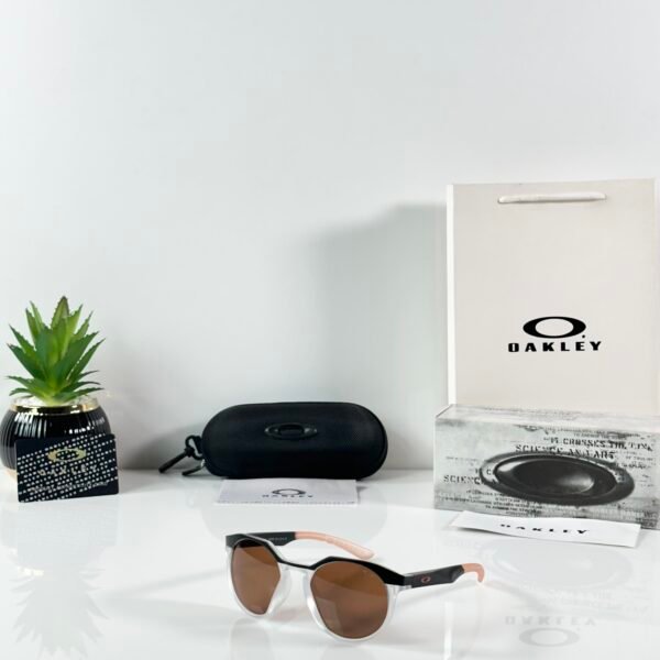 Oakley_3117_Ice_Black_Brown