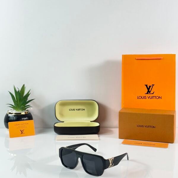 LV 2686 Gold Black