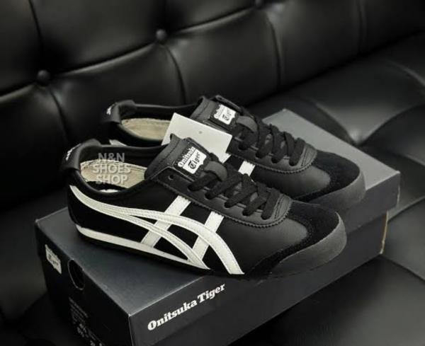 Tiger black white