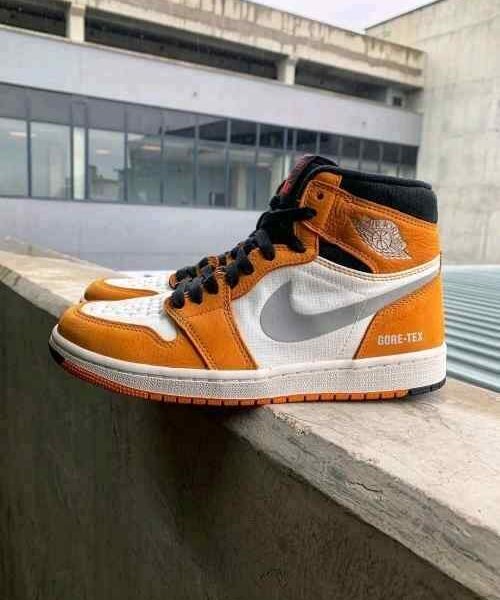 nikee Jordan retro 1 High Element Goretex Light Curry
