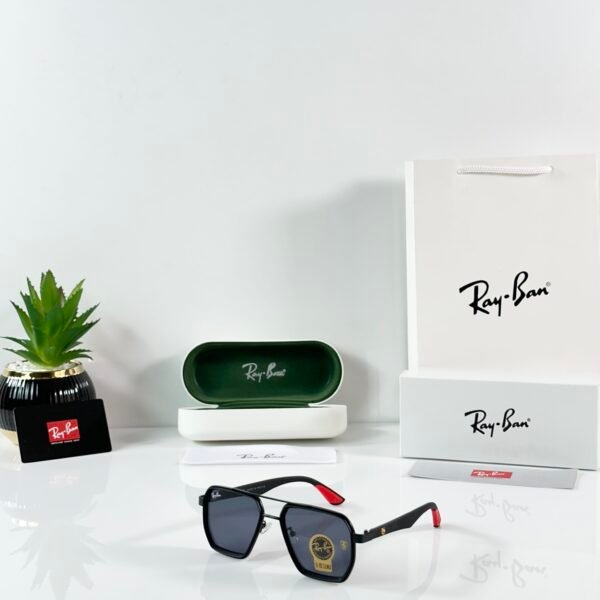 RB 010 Black