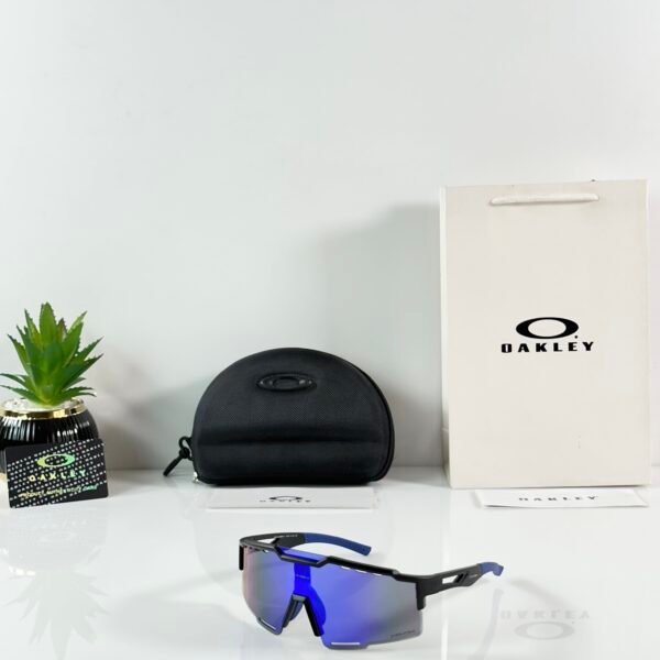 Oakley_9965_Black_Blue_Revo