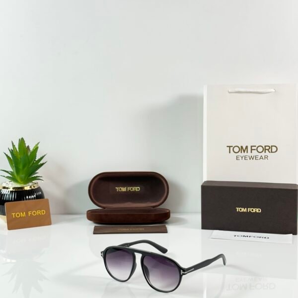 TOM 755 Black Shaded