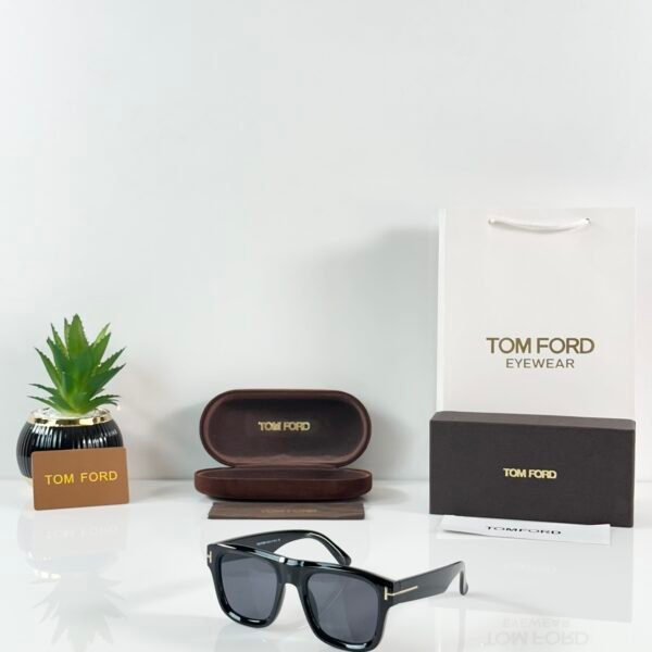 TOM 259 Black