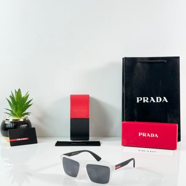 Prada_100_Ice_Black