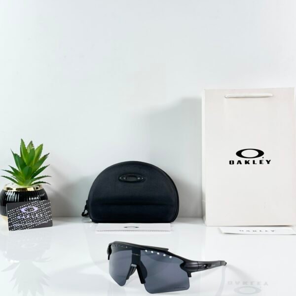 Okley 0958 Black