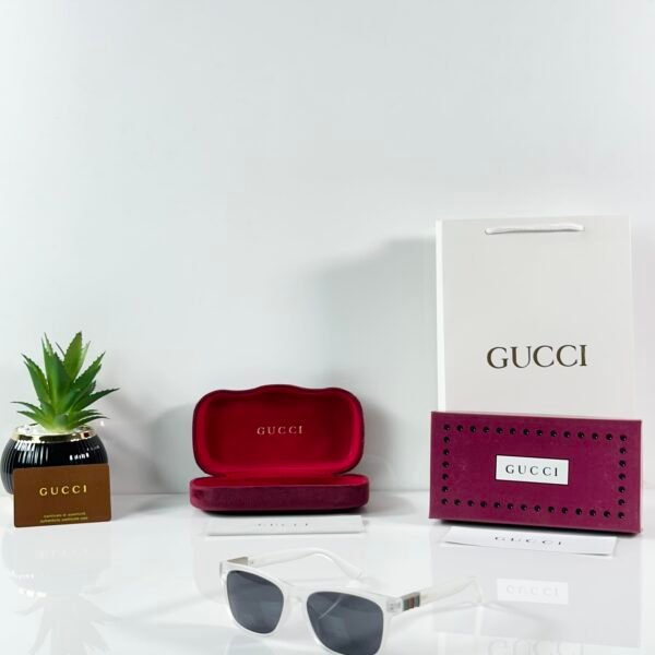 Gucci_8081_Ice_Black
