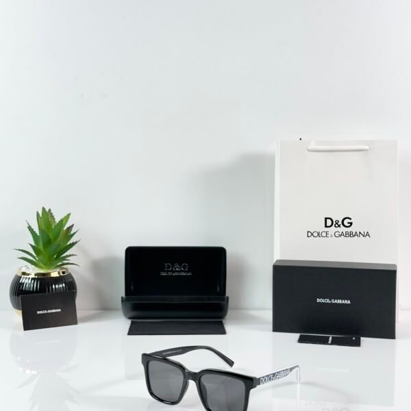 DG 5101 Black White